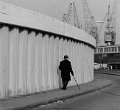 Oude man in haven